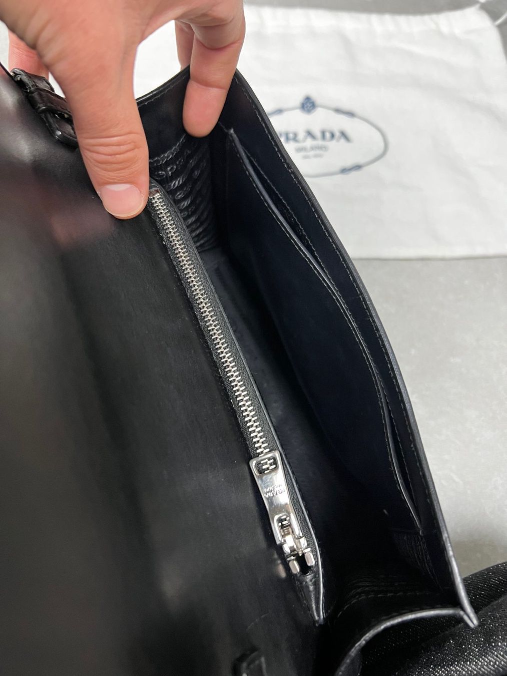 Prada Taschen: Prada Eletrka Studded Bag – Gebraucht aus Biel/Bienne von sami0788480082 7