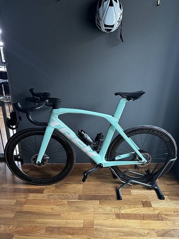 Trek Biciclette: TREK MADONE SLR 7 Project One mit Zubehör und Thule Anhänger – Usato da Sursee venduto da reachthesky
