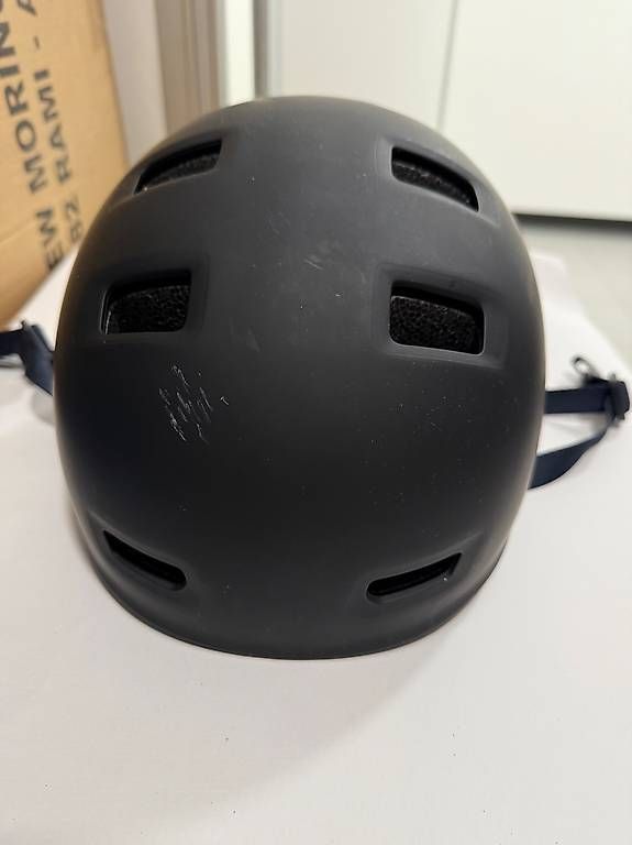Caschi: Casco bici o skateboard – Usato da Massagno venduto da ele_5tss
