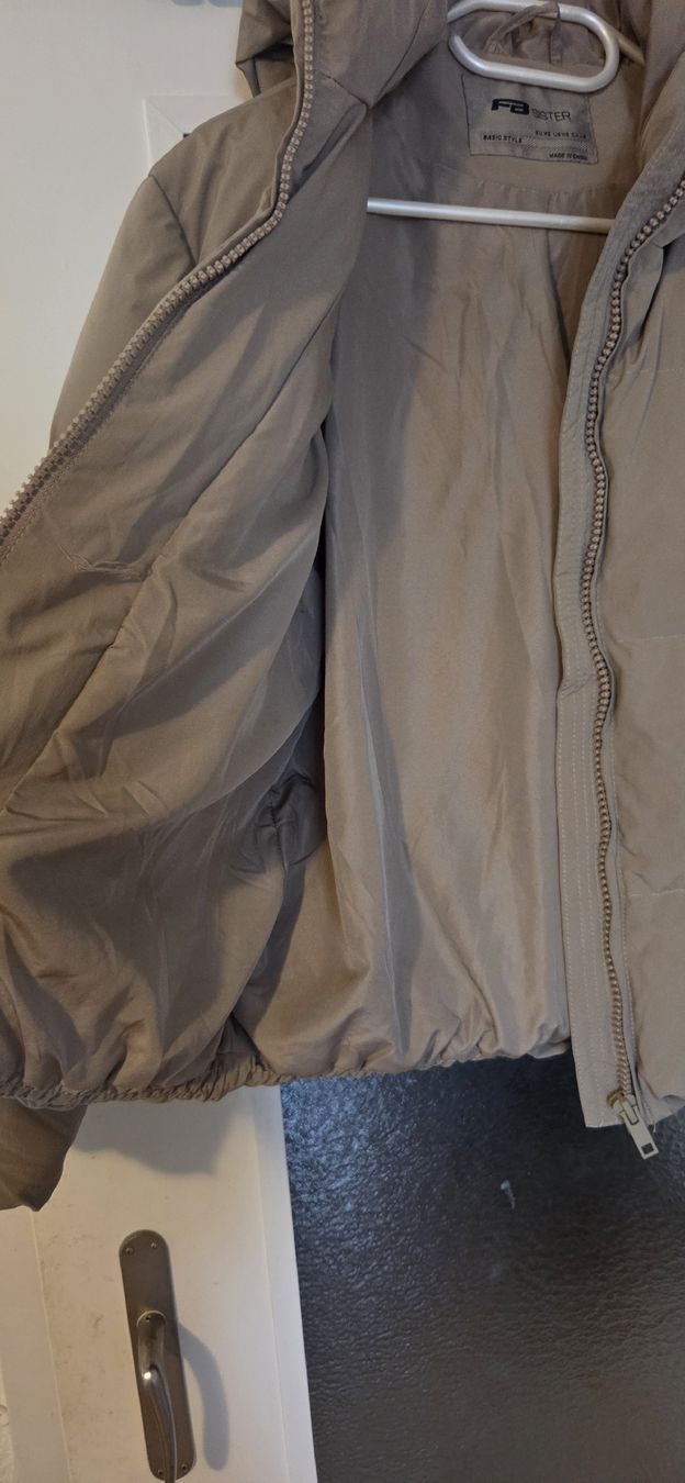 Jacken: Winterjacke Gr. XS – Neu (gemäss Beschreibung) aus Embrach von Singvall 2