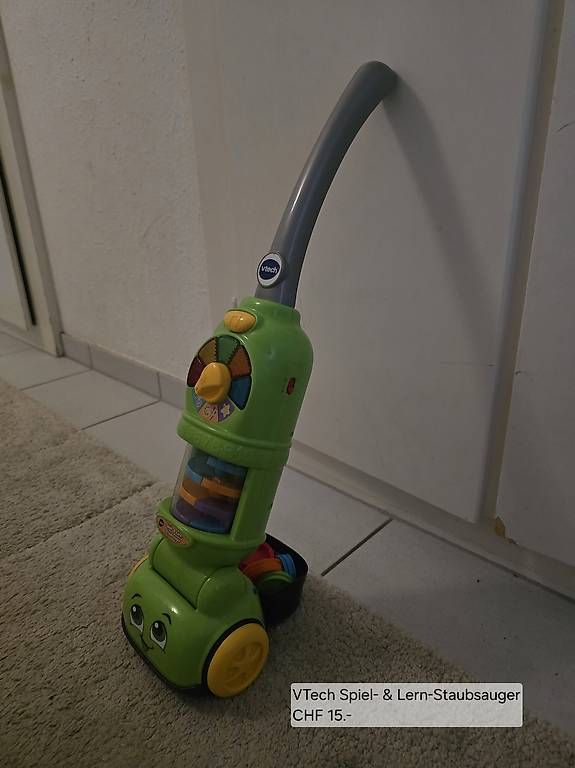Vtech Spielzeuge: VTech Spiel- und Lern-Staubsauger – Gebraucht aus Ebikon von len_vv8s