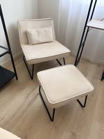 Sessel mit Hocker