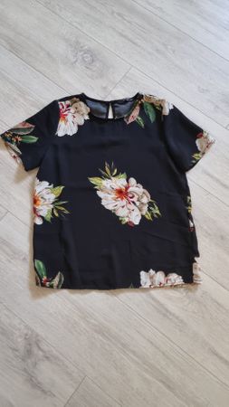 ONLY Bluse schwarz Floral Gr. 34 luftig Sommer neuwertig
