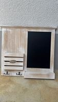 Wandgestell Holz mit Kreidetafel