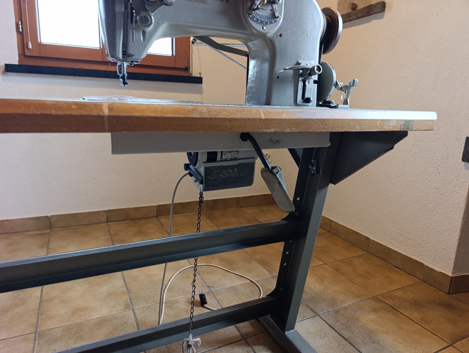 Bernina Macchine da cucire: Industrie Nähmaschine Bernina – Usato da Schneisingen venduto da Indianerin 7