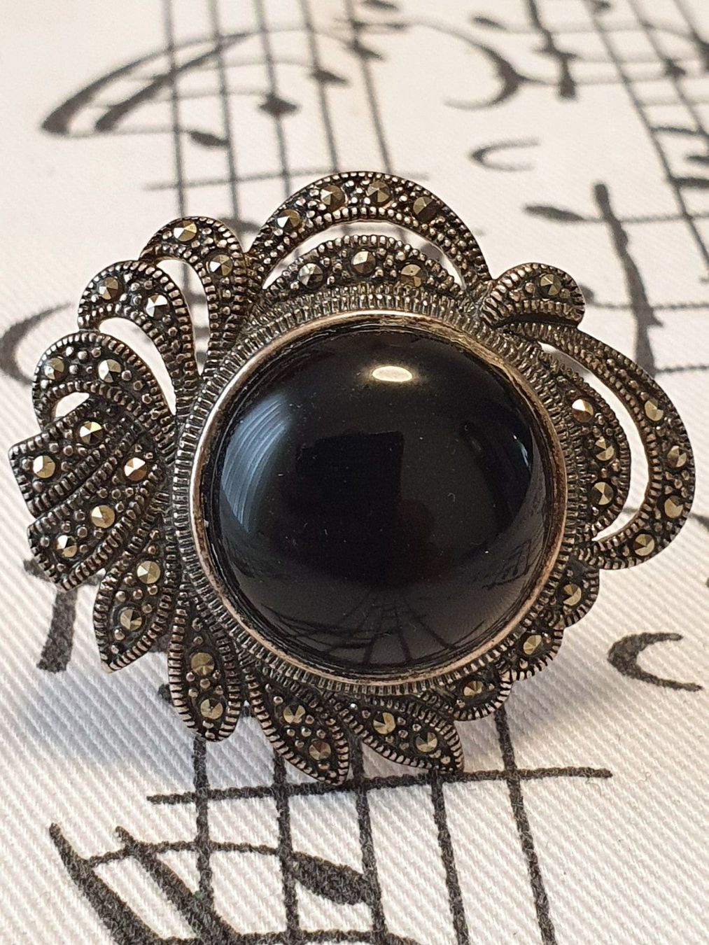 Spille & Fermagli: Onyx-Markasiten Brosche in 925er Silber – Usato da Wohlen AG venduto da palmsprings 2