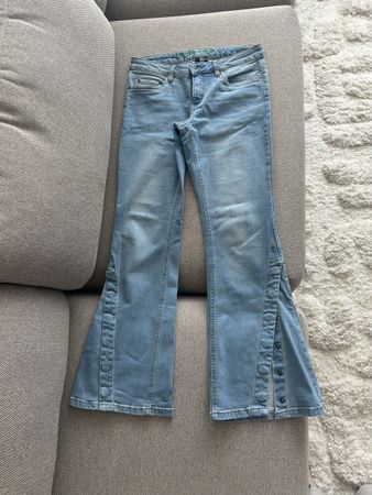 Hübsche Jeans mit Schlag