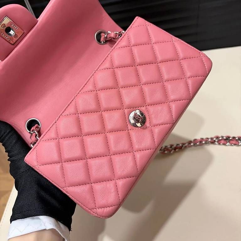 Taschen für Damen: Chanel Classic Flap Mini Rectangulaire Rose – Gebraucht aus Lausanne von Temamapaire 2