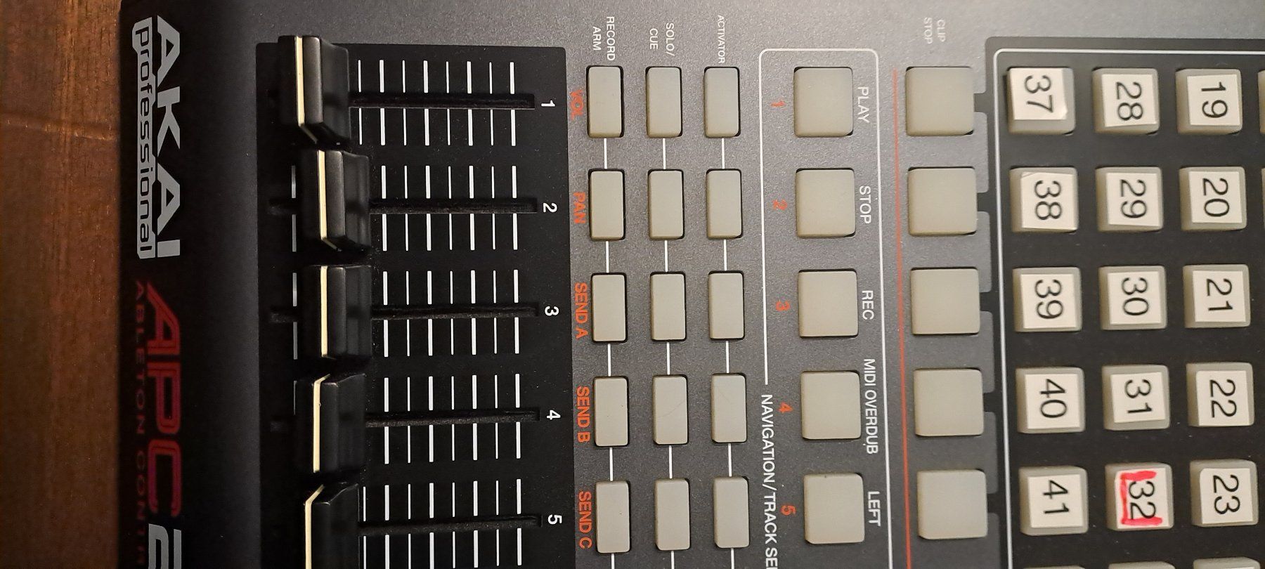 Akai Musikinstrumente: AKAI APC-20 Midi-Controller – Gebraucht aus Adliswil von ric_75mm 3