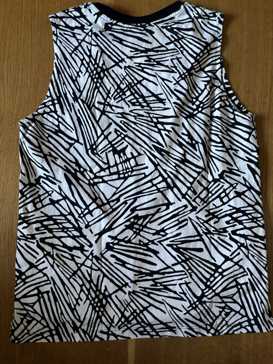 Nike T-Shirts: Nike Shirt ärmellos – Gebraucht aus Würenlos von Ashley24 2