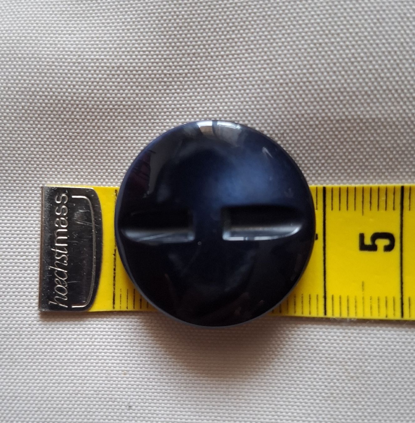 Bottoni: 1 Knopf schwarz/ blau, 29 mm. – Usato da Dietikon venduto da Hirschkopf 2