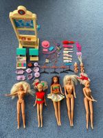 5 Barbie-Puppen, 2 Barbie-Babys und viele Accessoires