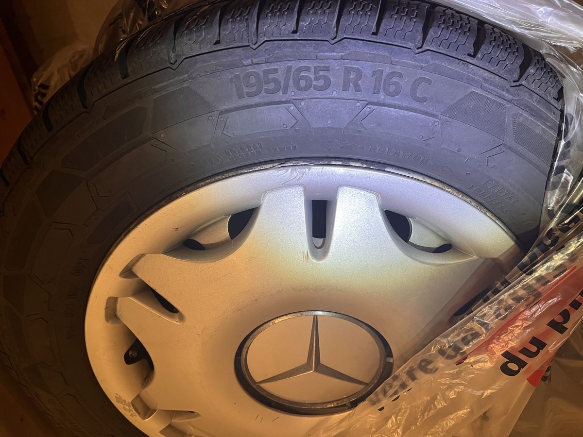Pneumatici & Ruote complete: Winter VanContact 195/65 R16 C – Usato da Eglisau venduto da eglisau1 1