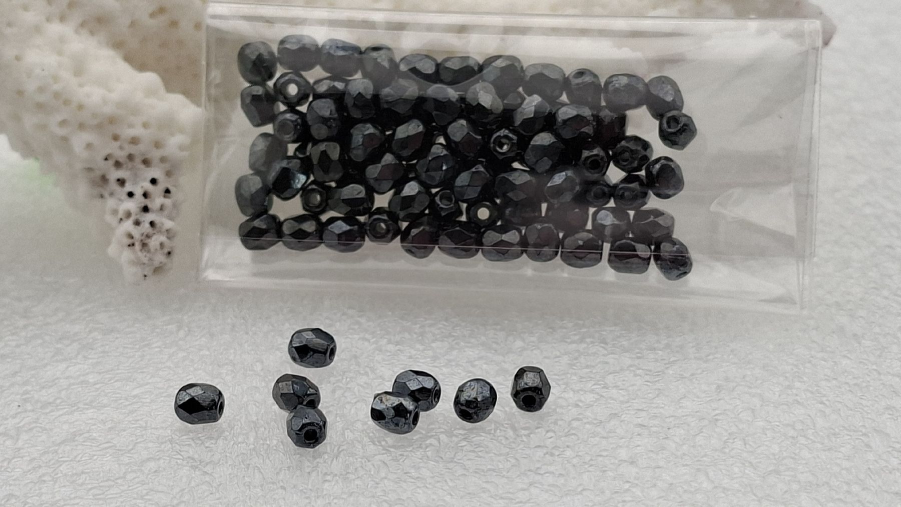 Perle (finte): Glasperlen, 3.2 mm, 80 Stück – Nuovo e nell'imballaggio originale da Kriens venduto da Wolly85 1