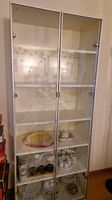 Ikea-Vitrine (älteres Modell), elegant und unbeschädigt