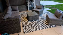 Gartenlounge mit 6 Kissen