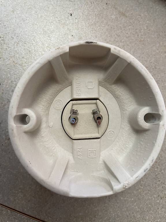 Lampade: Douille E27 droite porcelaine blanche Lindner – Usato da Essert FR venduto da jcz 2