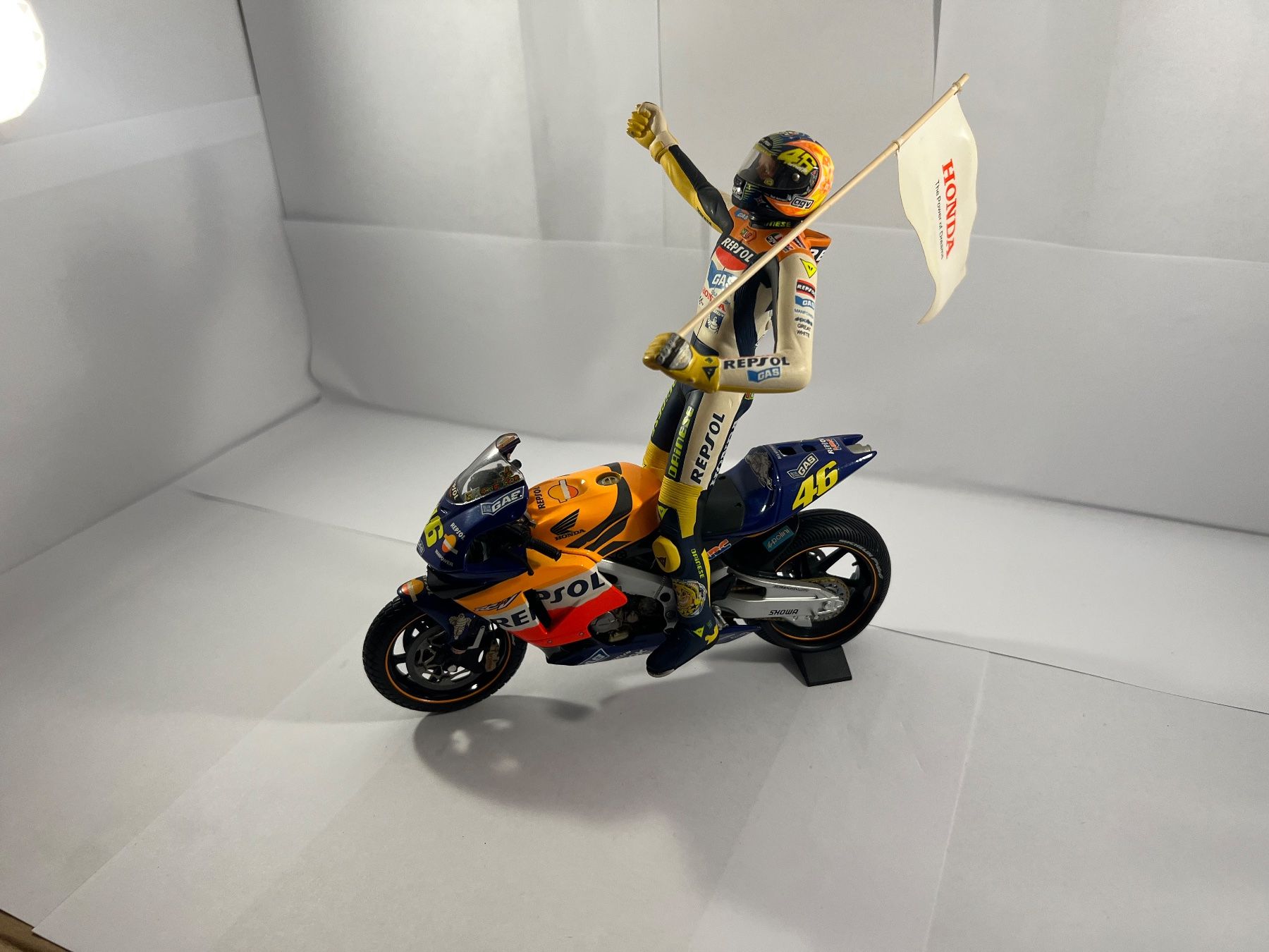 Minichamps Kit di modellismo & Modellini statici: Valentino Rossi Lot 12 – Usato da Sergey venduto da Mascotte00 2