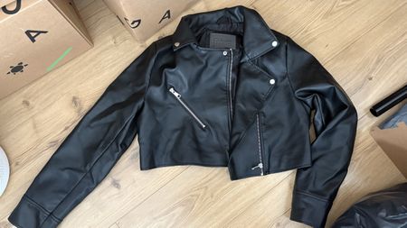 Kunstlederjacke crop geschnitten M NEU