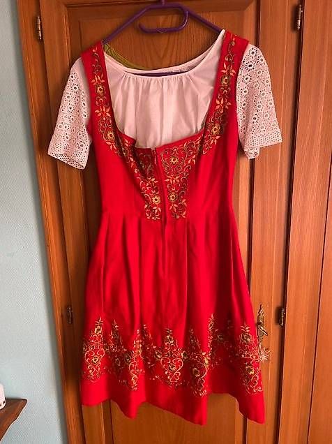 Costumes: Salzburger Dirndl – D'occasion à Herzogenbuchsee par Kohm