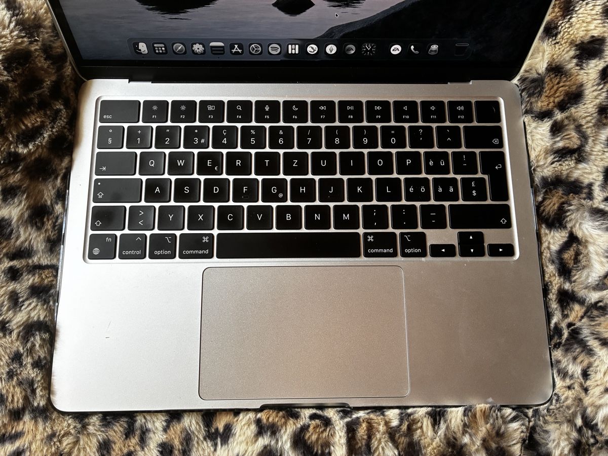 Apple Notebook: MACBOOK AIR 13 M3 2024 – Nuovo (secondo la descrizione) da Urdorf venduto da Lija.x 2