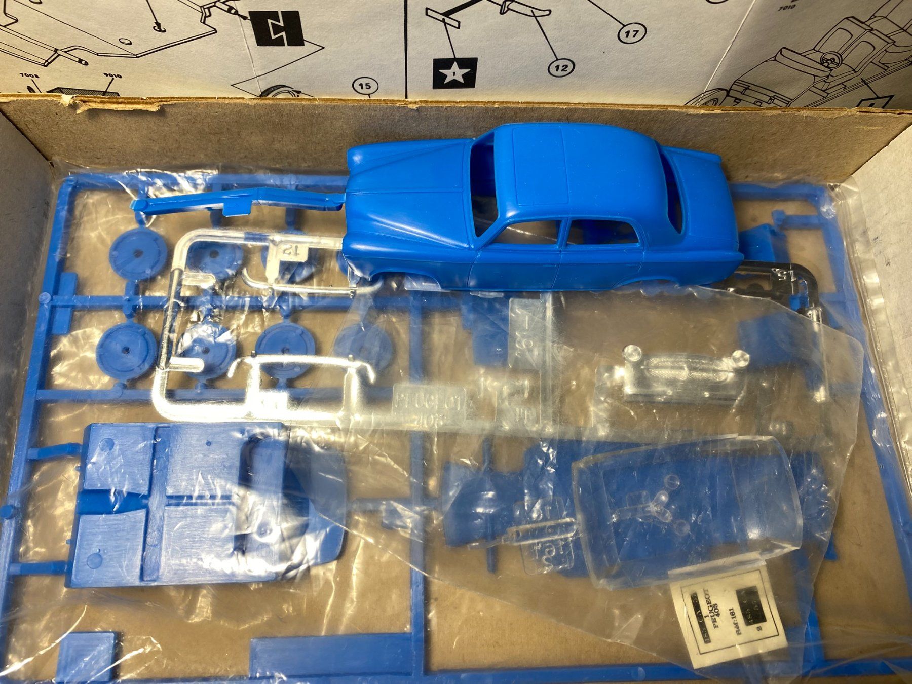 Heller Modellini d'auto: Heller Peugeot 403 Oldtimer Modellauto Bausatz 1:43 OVP – Nuovo e nell'imballaggio originale da Spiez venduto da Mlandcruiser 2