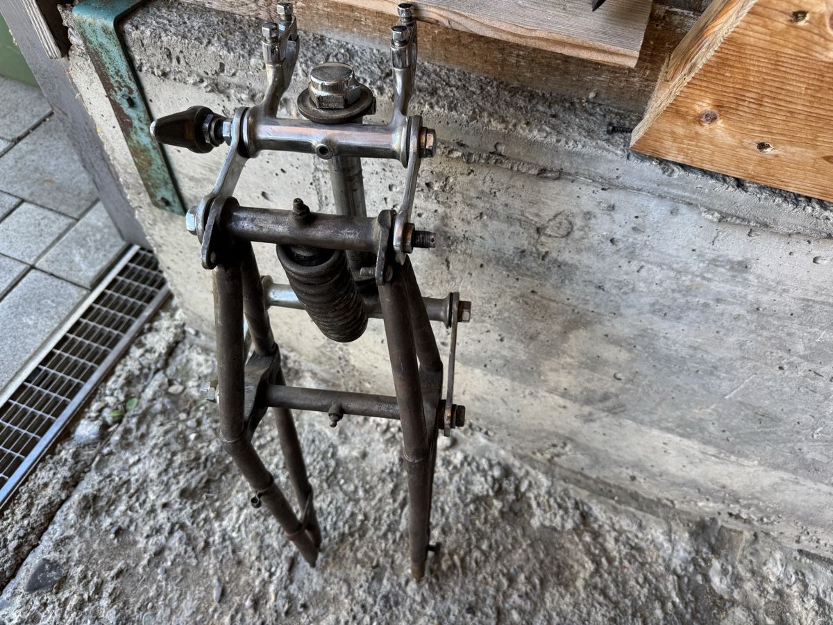 Tutti i ricambio per moto: Brampton Gabel, Trapezvordergabel aus den zwanziger Jahren – Usato da Aathal-Seegräben venduto da Romeo8607 5