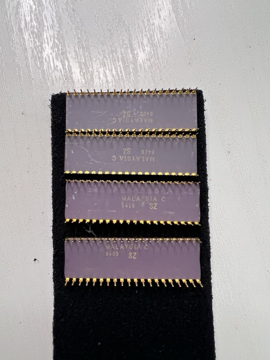 Elektronikbauteile: 4x Intel C8751H UV EPROM Microcontrollers – Vintage Ceramic – Gebraucht aus Unterengstringen von Sehr1986 1