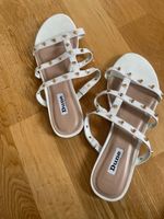 Stylische Sandalen mit Nieten von Dune
