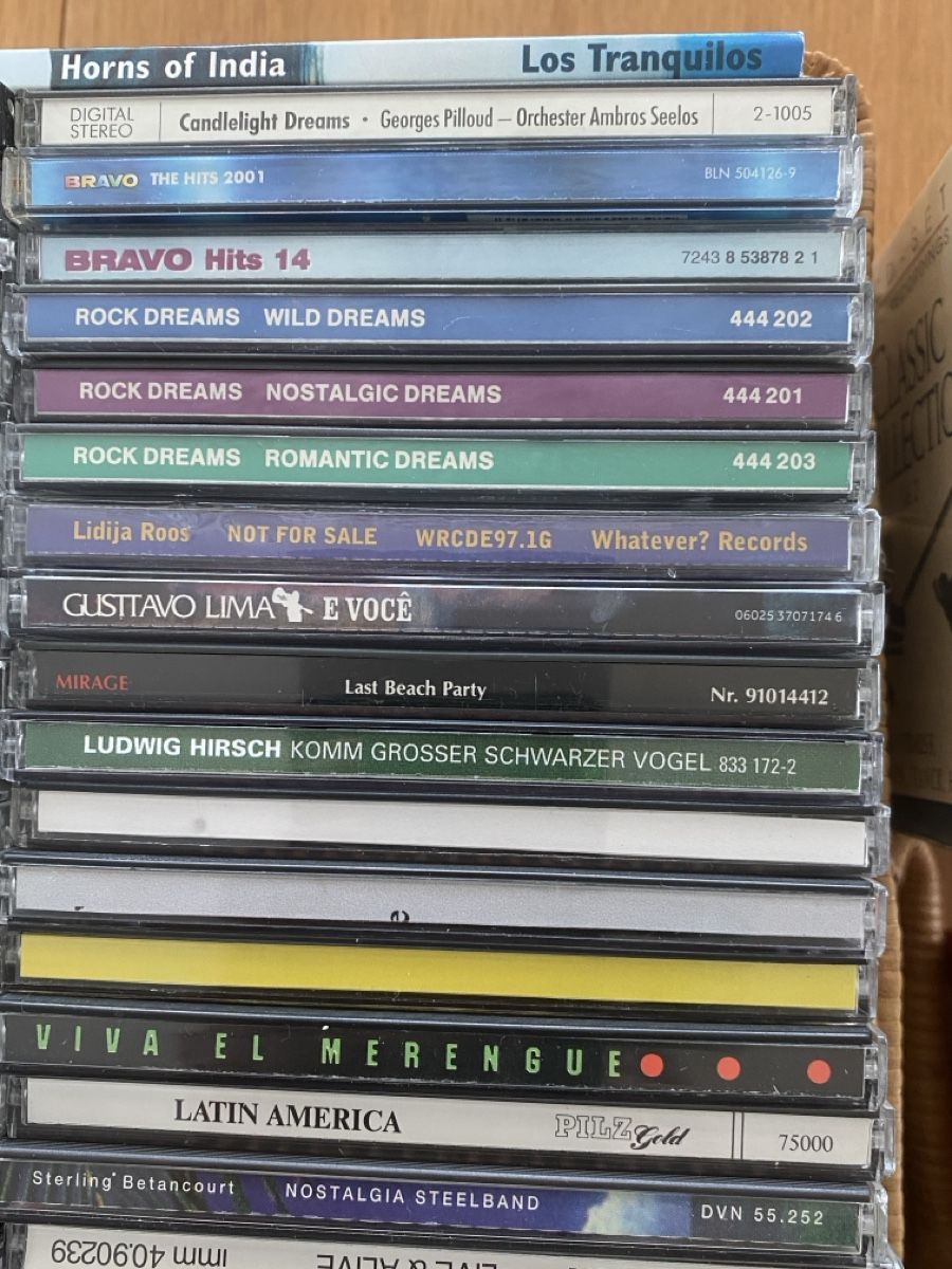CD: CDs - Kassetten Sammlung diverse Interpreten ca 74+9 – Usato da Flawil venduto da sonnengeist 4