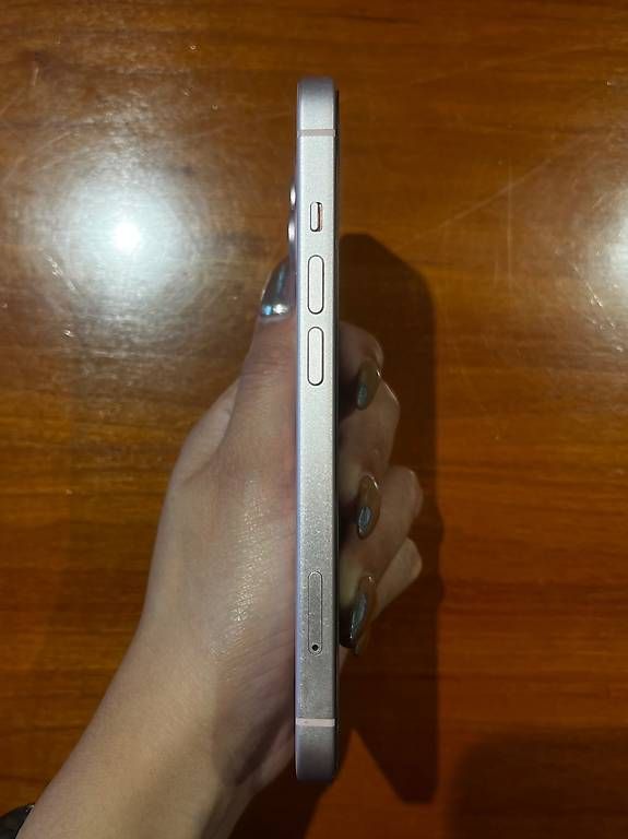Telefoni cellulari / Smartphones: Iphone 15 Pink 256gb – Usato da Luzern venduto da Nataliajufer 3