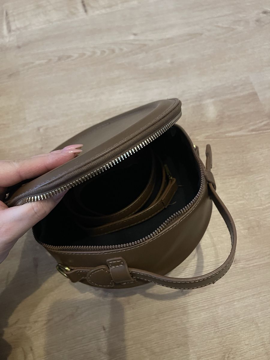 Shein Borse da donna: Trendige runde Handtasche in Braun – Usato da Bremgarten AG venduto da arl_8nbf 4