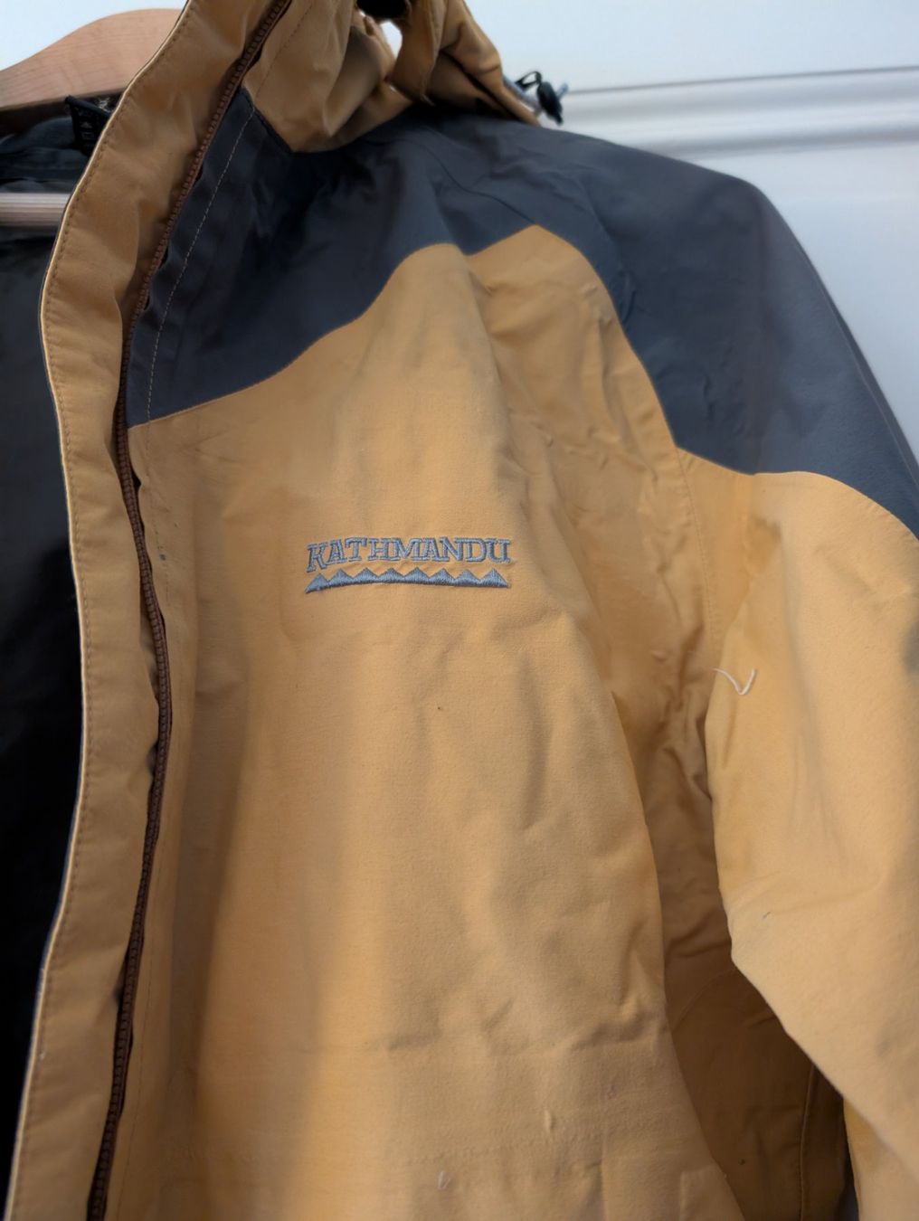 Giacche: Kathmandu Gore-Tex Jacke, Grösse M – Usato da Bern venduto da jdilla 1