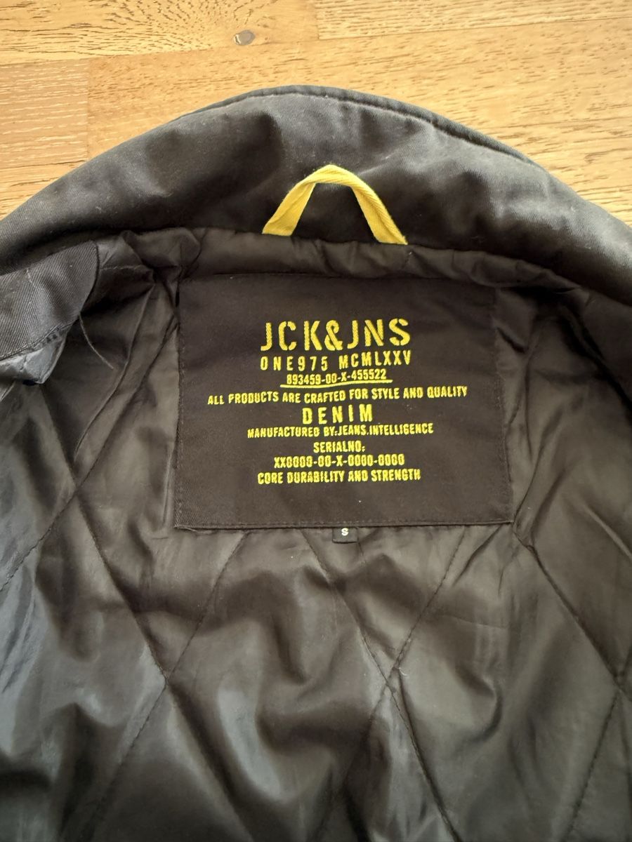 Jack & Jones Giacche: Übergangs-/ Winterjacke Jack & Jones, schwarz, Grösse S – Usato da Aarwangen venduto da flu_si 1