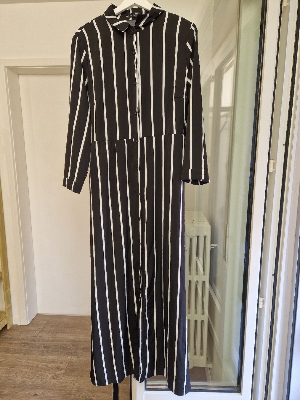 Shein Vestiti: Shein Striped Midi Dress – Usato da Wettingen venduto da mor_76q7
