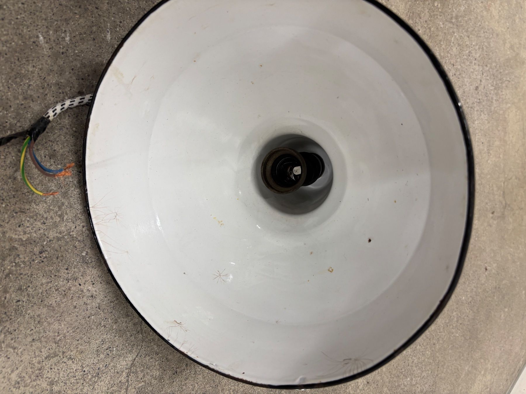 Lampadari & plafoniere: Emaille-Lampe schwarz – Usato da Emmenbrücke venduto da Belle-Epoque 2