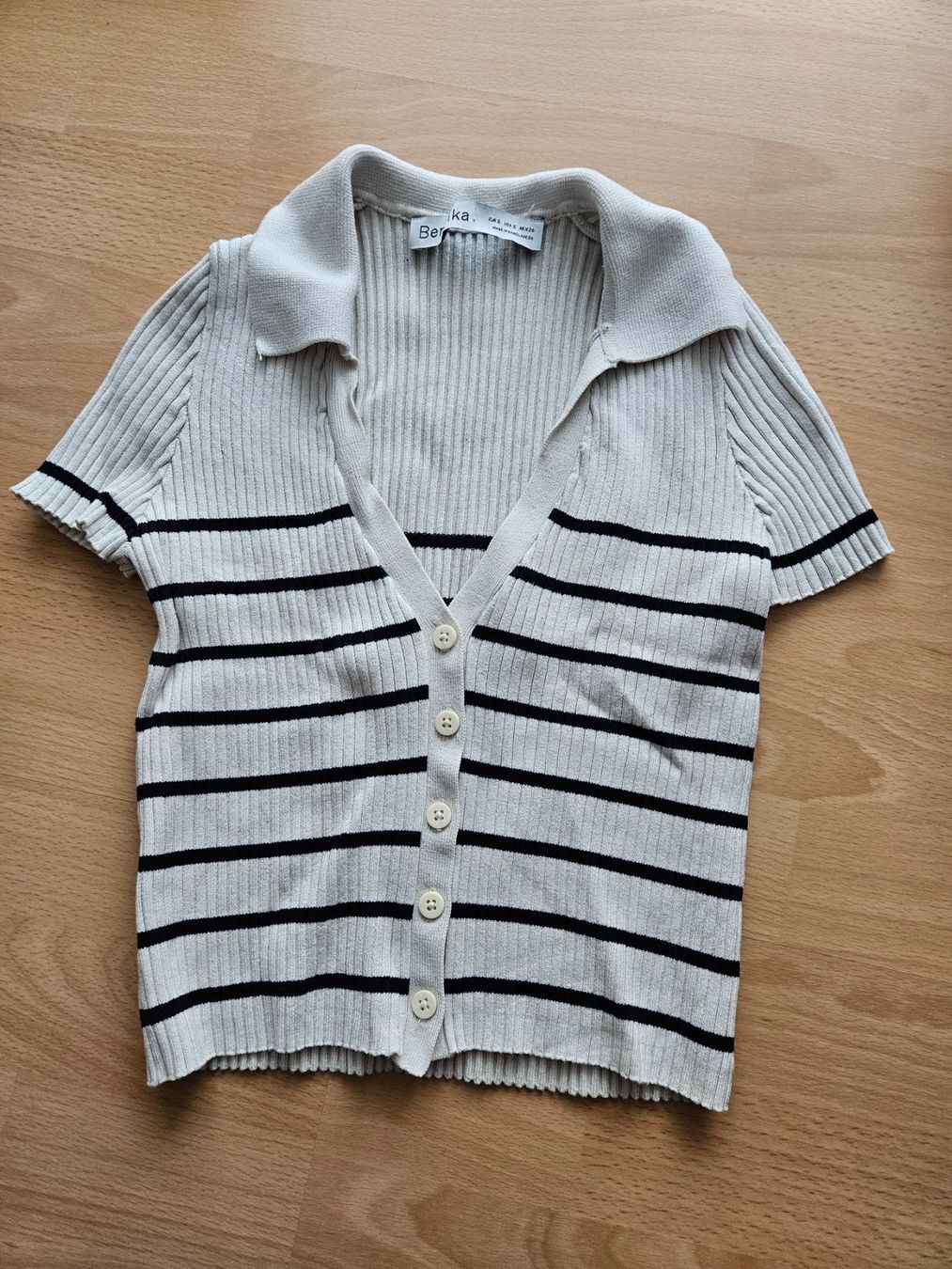 Bershka T-Shirts: T-Shirt Bershka Grösse S – Gebraucht aus Wettswil von Tinman01 3