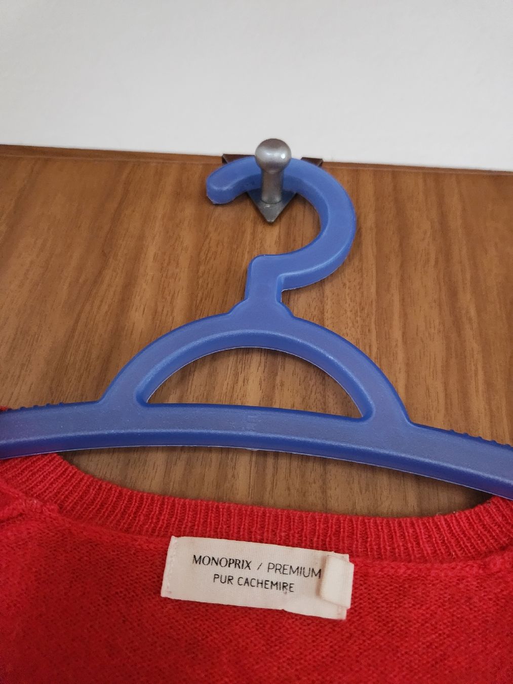 Maglioni & Felpe: Pull Monoprix Premium pur cachemire col V rouge taille M/L – Usato da Niedergösgen venduto da Eva2410 3