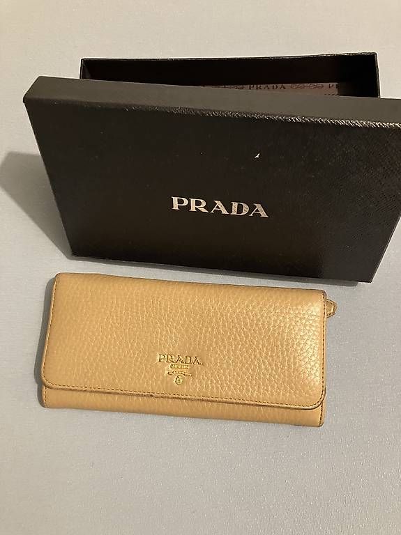 Prada Portamonete: Portafoglio in pelle - Prada – Usato da Lugano venduto da lar_6wlt