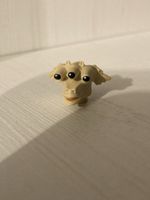 Der Kopf ist Teil der LEGO Star Wars Minifigur sw0483 Ree-Ye