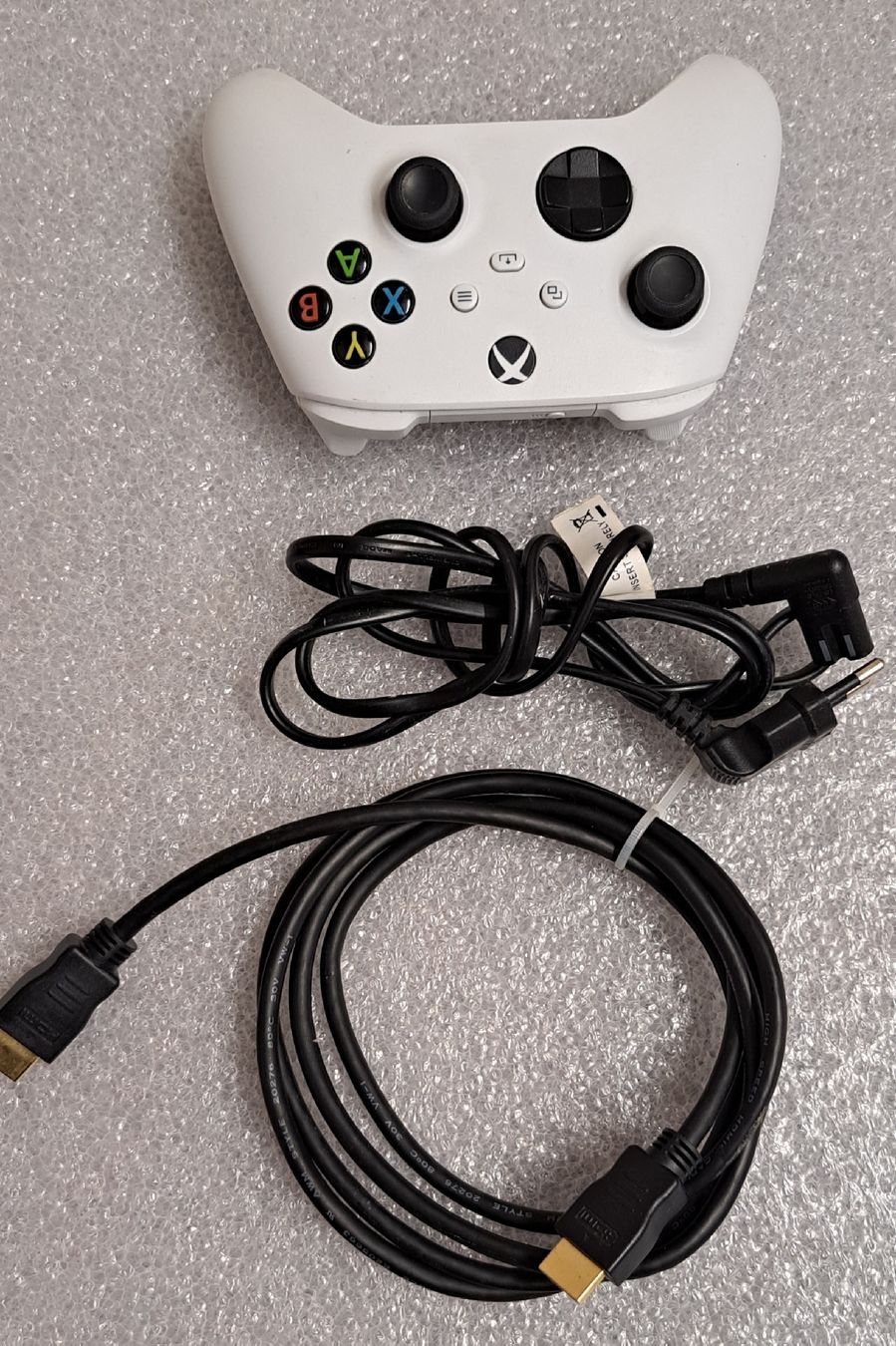 Microsoft Consoles: XBOX BOX ON  X mit 1 controller und Kabel  – D'occasion à Biel/Bienne par Sasha4u 1