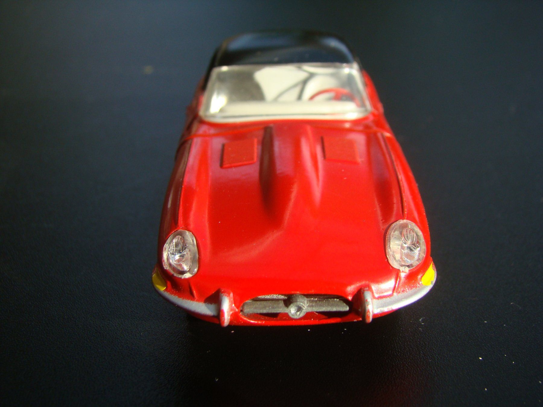 Dinky Toys Modellini d'auto: Kirk Tekno Jaguar Type E V12  rot schwarzes Verdeck rar – Usato da Walzenhausen venduto da Vanquish711 4