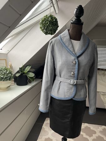 Eleganter Blazer aus Wolle & Seide – Gr. XS 