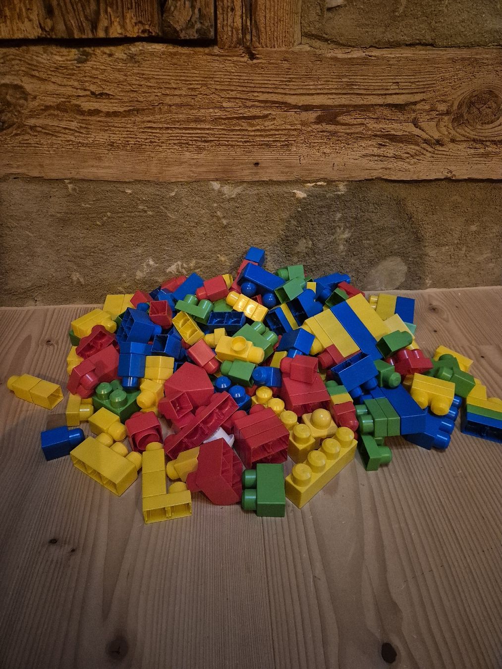 Spielzeuge: bunte Bausteine gute Menge gebraucht /Megablocks – Gebraucht aus Winterthur von StefanB82