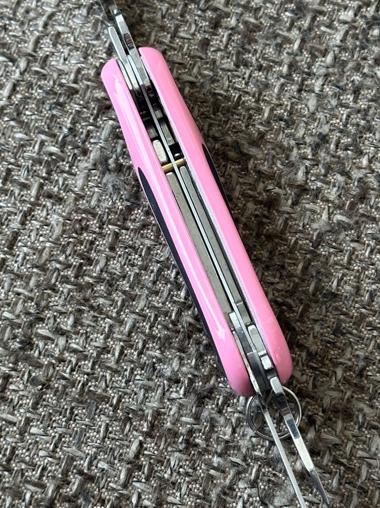 Wenger Taschenmesser: Altes Sackmesser WENGER Rosa RAR – Neu (gemäss Beschreibung) aus Dübendorf von lan1808 9