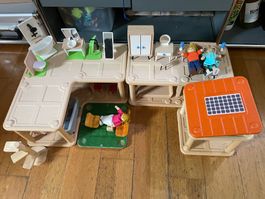 PlanToys Holzpuppenhaus mit diverse Möbeli,Figuren....