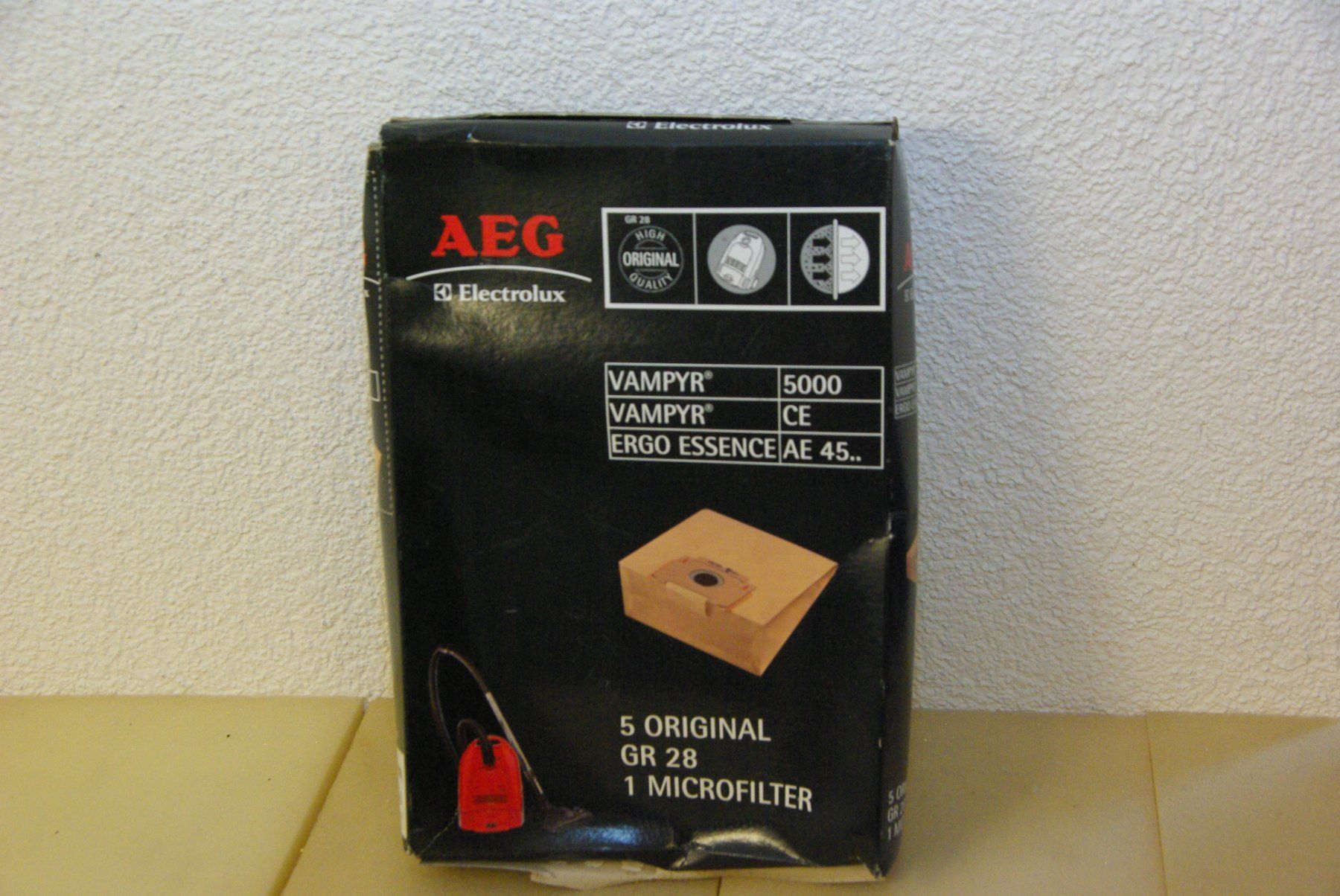 AEG Aspirapolveri & Accessori: Staubsaugerbeutel AEG Electrolux - GR 28 – Nuovo e nell'imballaggio originale da Herisau venduto da Cevianer1844