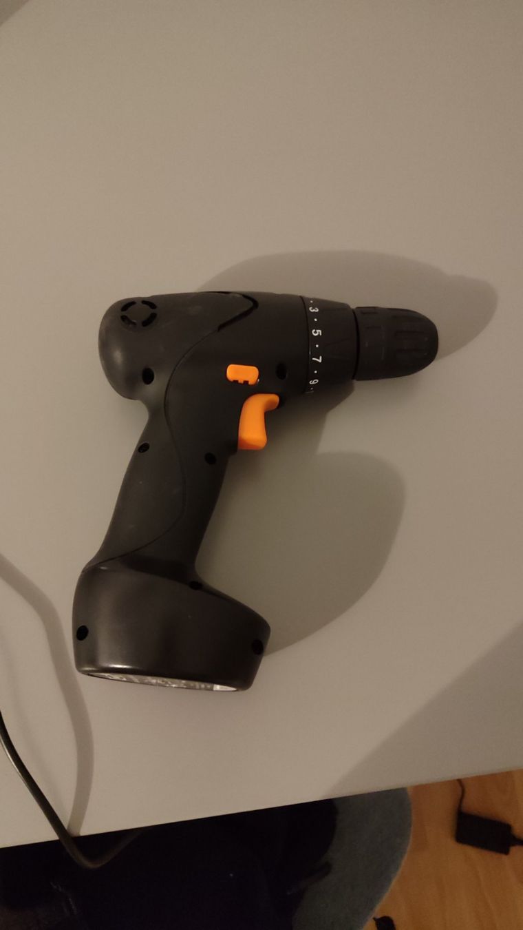 Bohrmaschinen: IKEA FIXA Bohrschrauber 14.4V – Neu (gemäss Beschreibung) aus Zürich von nic_xm7s