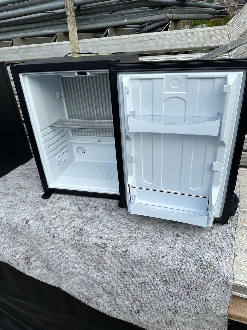 Frigoriferi: Minibar Dometic RH 430 NTE – Usato da Spreitenbach venduto da Space_X 3