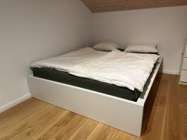 Luxus-Schlafsystem von Pfister  (NP 2'498.–) in IKEA-Rahmen
